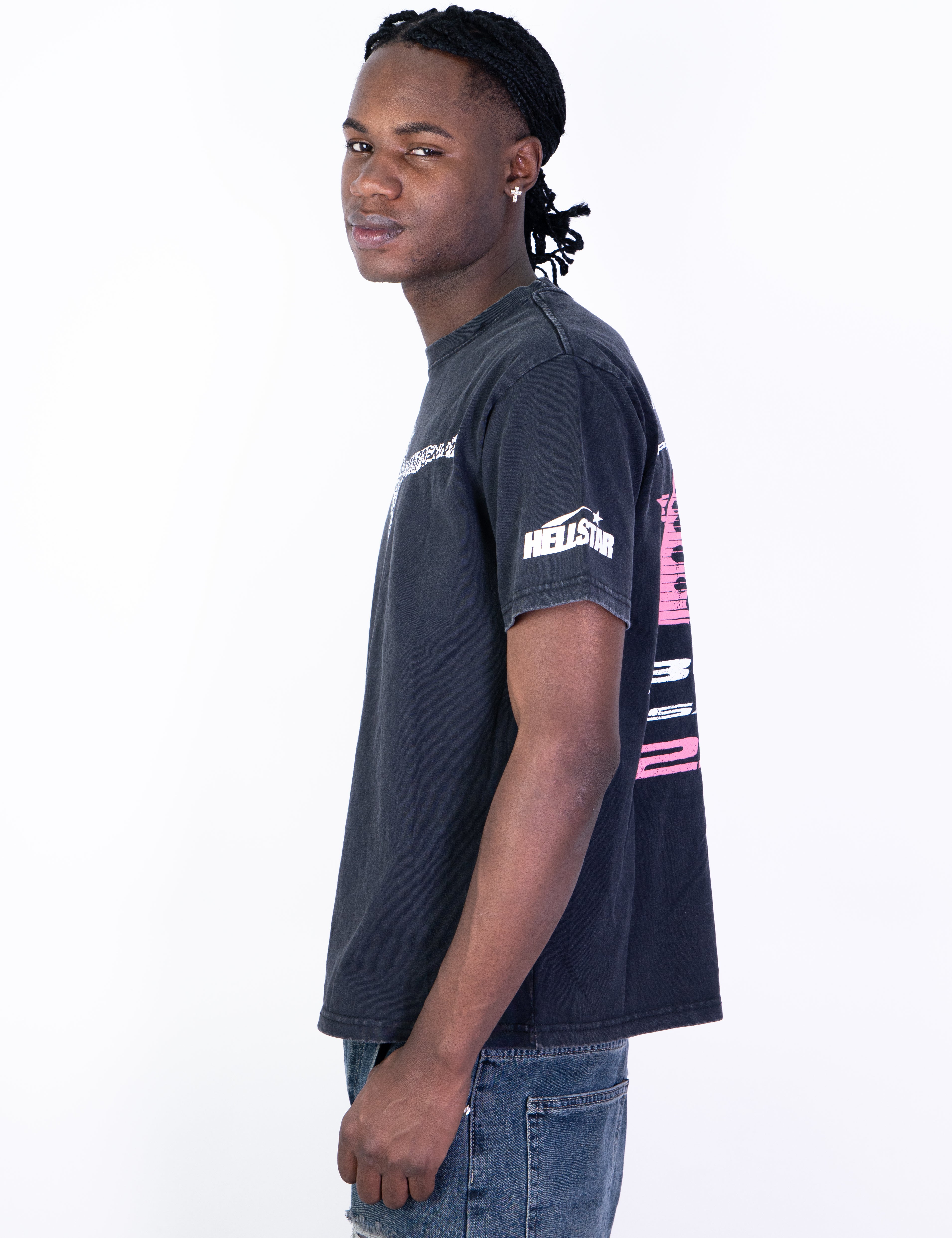 23:43 T-shirt