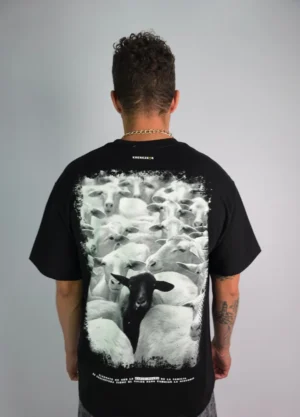 CAMISETA NEGRA OVERSIZE OVEJA NEGRA